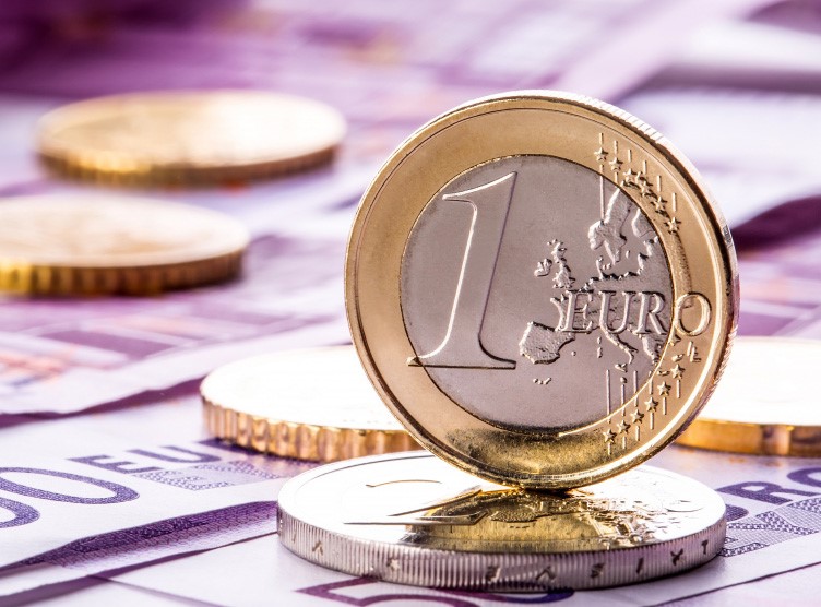 Υπερπλεόνασμα 2,35 δισ. ευρώ στο πεντάμηνο